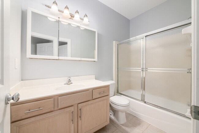 Bathroom 2 - 1087 Michigan Ave