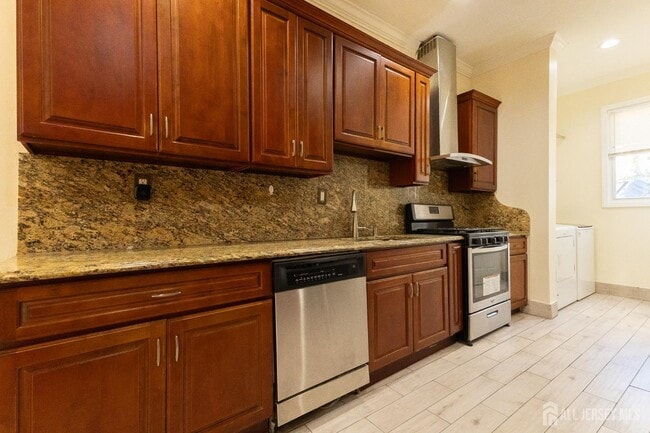 Building Photo - 158 Terrace Ave