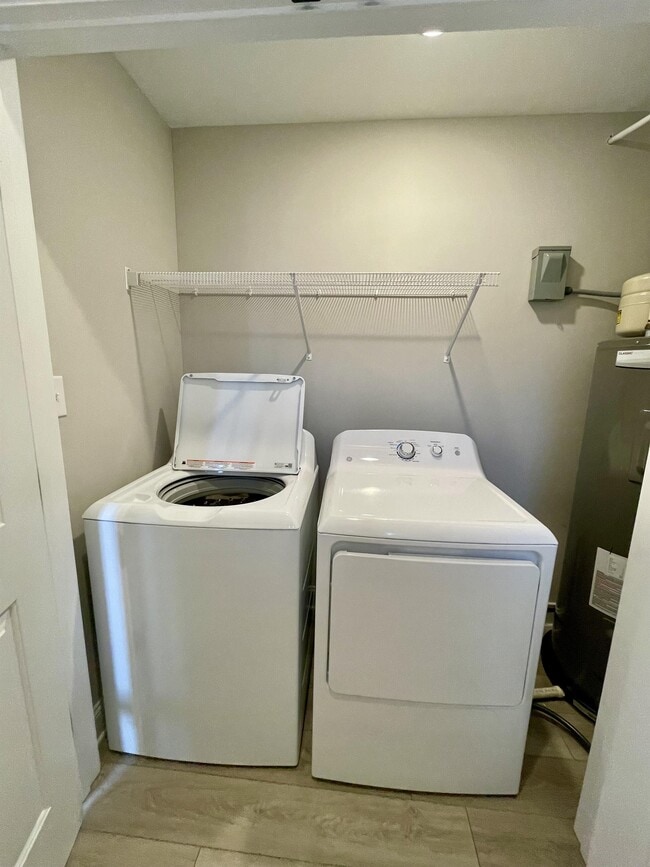 Building Photo - 1005 Ridgestone Ct