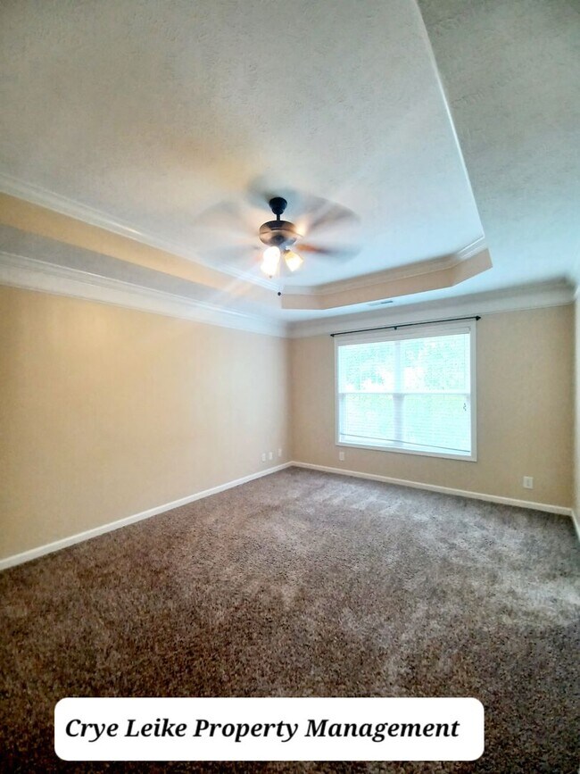 Building Photo - 668 Winding Bluff Way