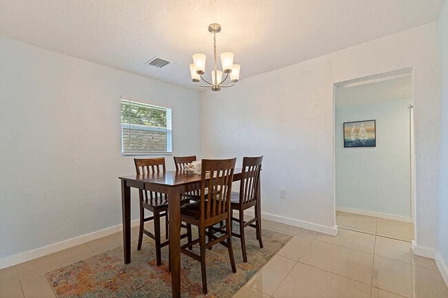 Building Photo - 4801 14th Ave S