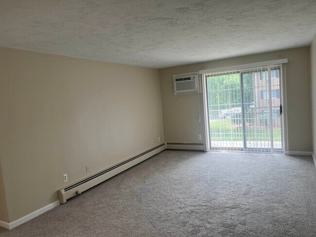 Building Photo - 383 Huse Rd