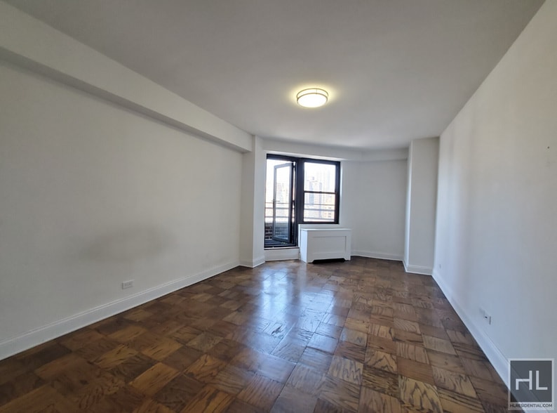 Primary Photo - East 82nd Street