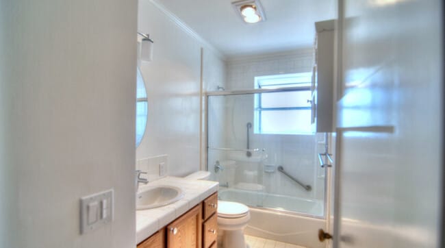 Building Photo - 2121 Middlefield Rd