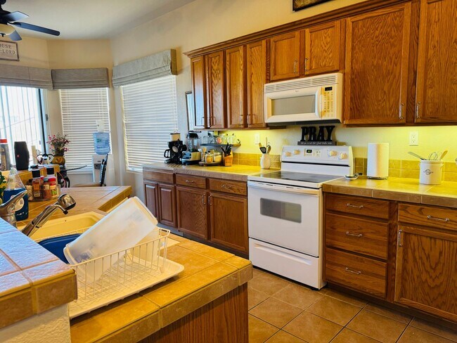 Building Photo - Golf Course Vacation Rental in Laughlin Ranch – 2BD/3BA