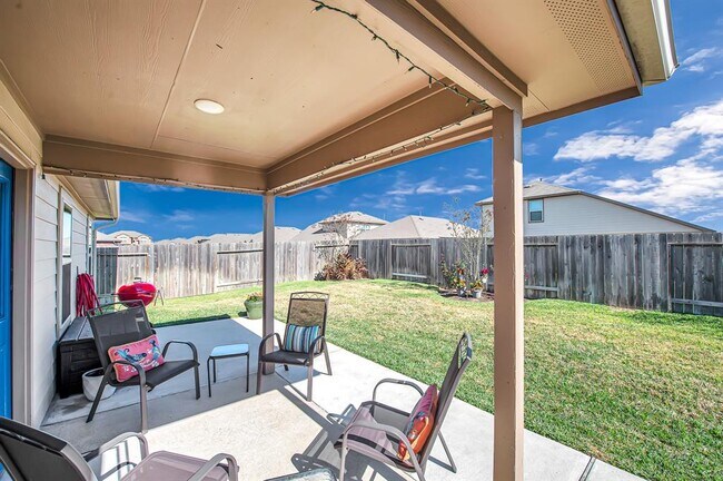 Building Photo - 3023 Dripping Springs Ct