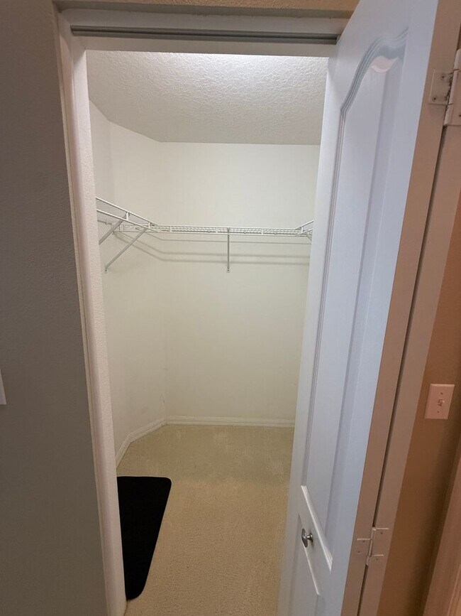 Building Photo - Lakeview 2 Bedroom 2 Bath Condo on Golf Co...