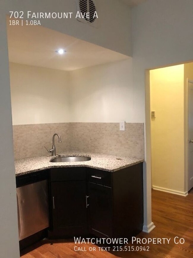 Building Photo - 702 Fairmount Ave