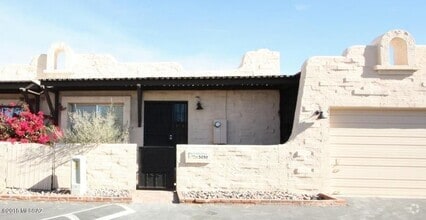 Building Photo - 3039 S Carmona Dr