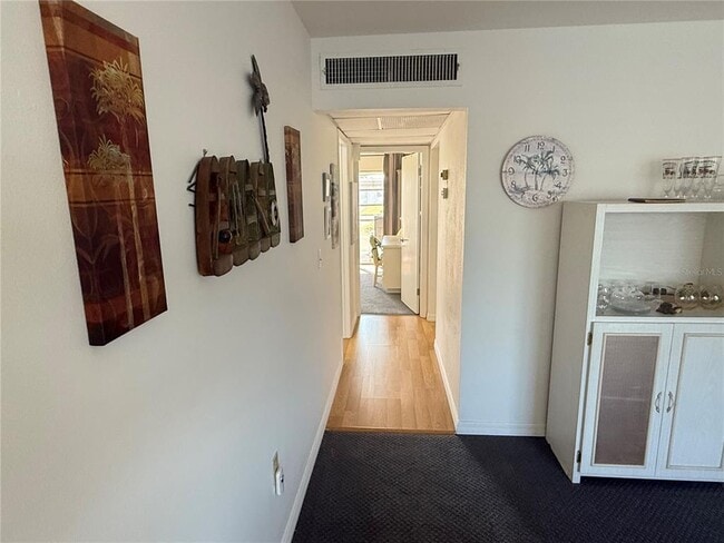 Building Photo - 205 Andover Pl N