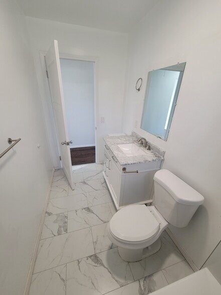 Building Photo - 7611 Seville Ave