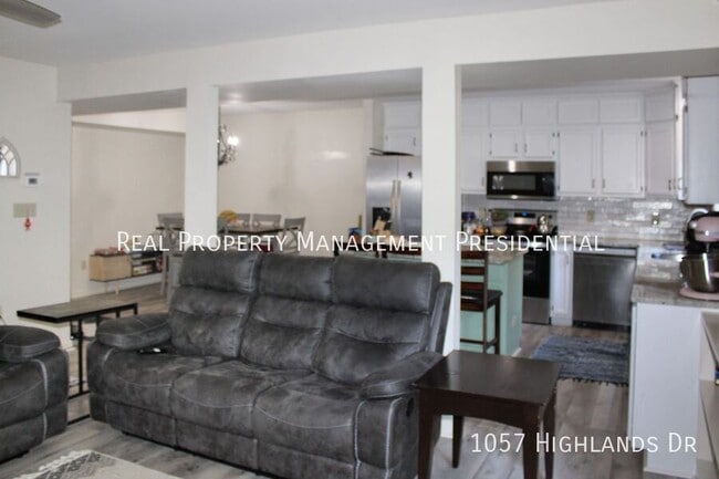 Building Photo - 1057 Highlands Dr