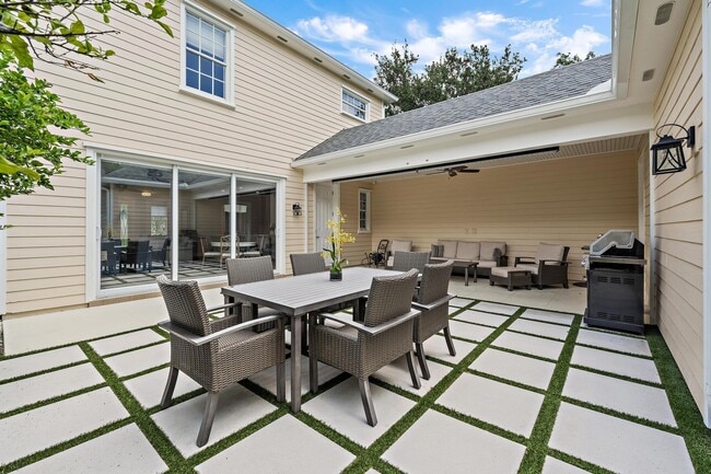 Building Photo - 138 Poinciana Dr