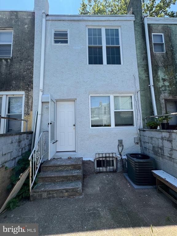 Building Photo - 2841 Cantrell St