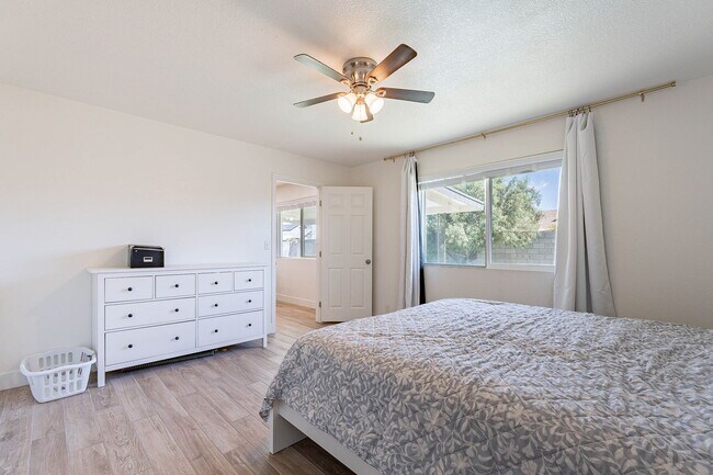 Building Photo - 651 E Kael Cir