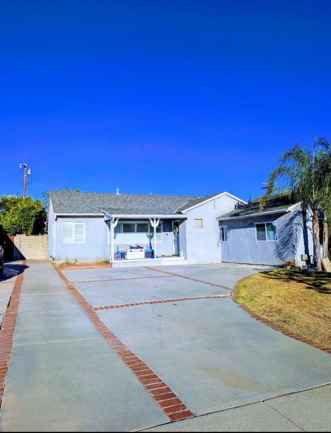 Building Photo - 9948 Bevis Ave