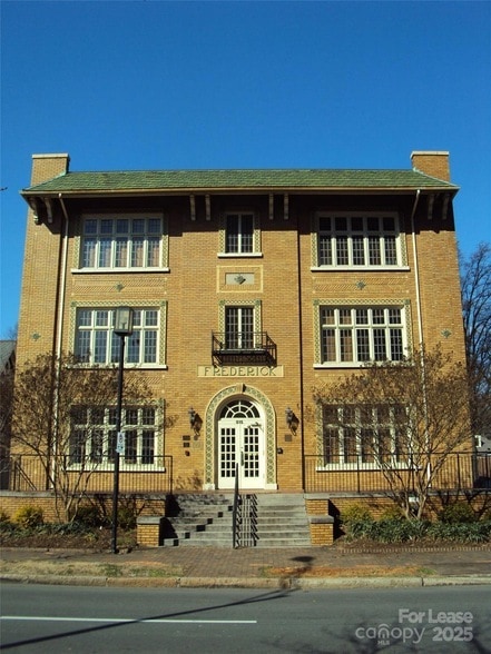 Building Photo - 515 N Church St
