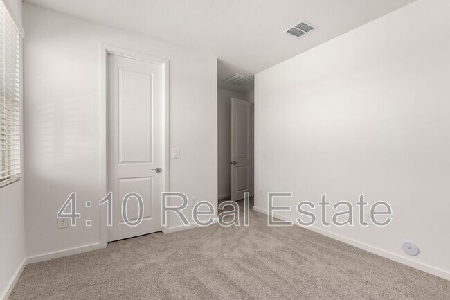Building Photo - 35405 W Catalan St