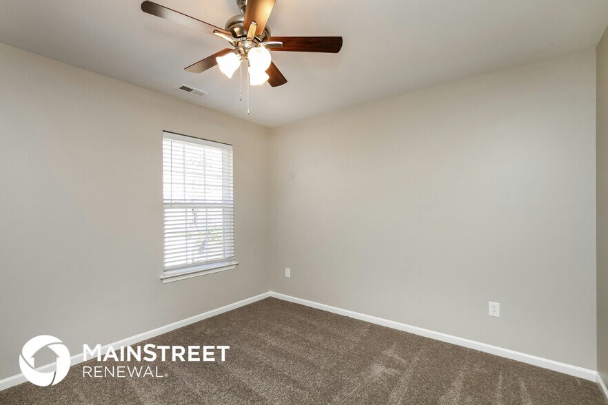 Building Photo - 2335 Richard Rozzelle Dr