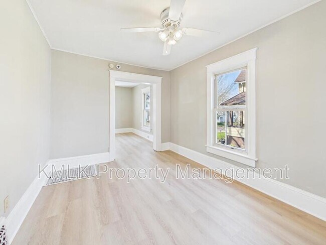 Building Photo - 773 Montana Ave