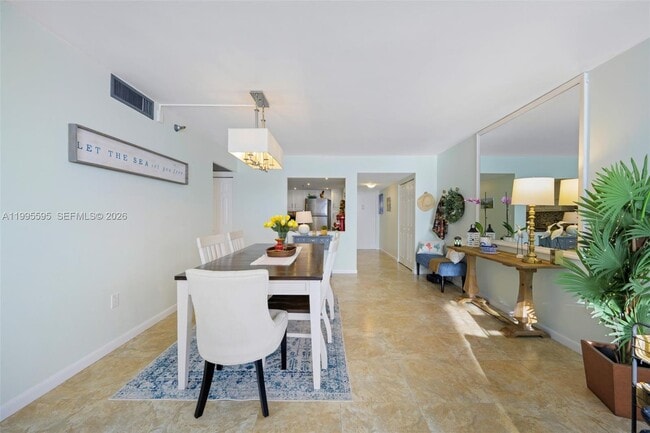 Building Photo - 20515 E Country Club Dr