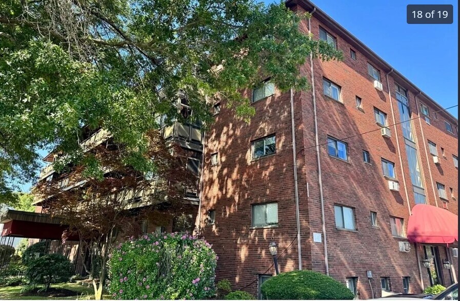 Building Photo - 595 Revere Beach Pky