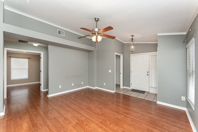 Building Photo - Home For Rent in Rivercrest!