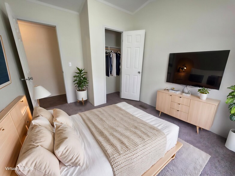 Building Photo - 1309 W Plum St