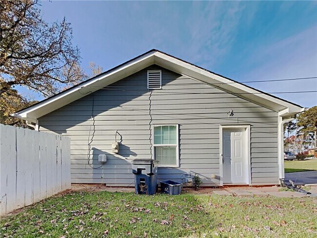 Building Photo - 968 Country Oaks Ct