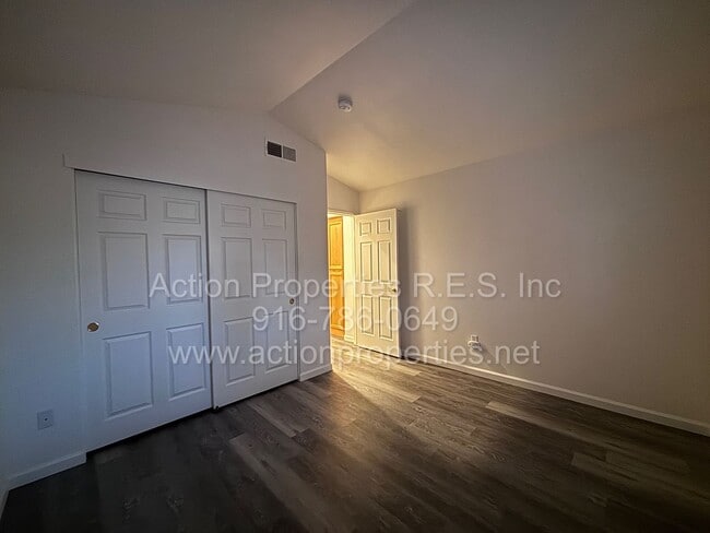 Building Photo - Single Story in Sun City 55+ Community - Access to all Amenities Included - Low Maintenance Yards!