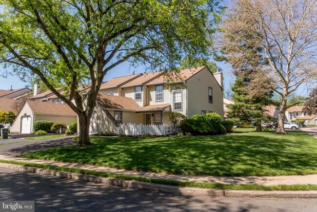 Building Photo - 1739 McNelis Dr