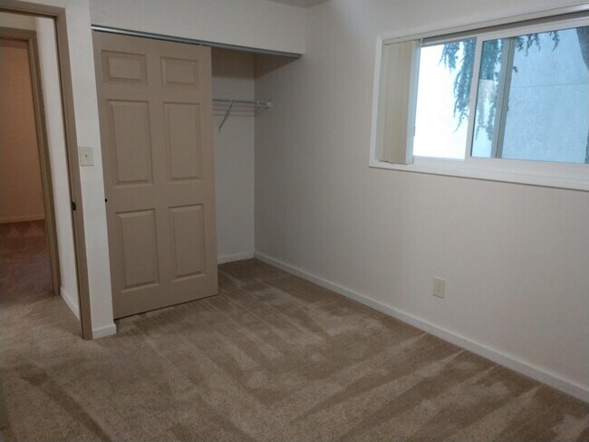 Building Photo - 3440 SW Alice St