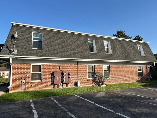 Building Photo - 1431 Minstrel Dr
