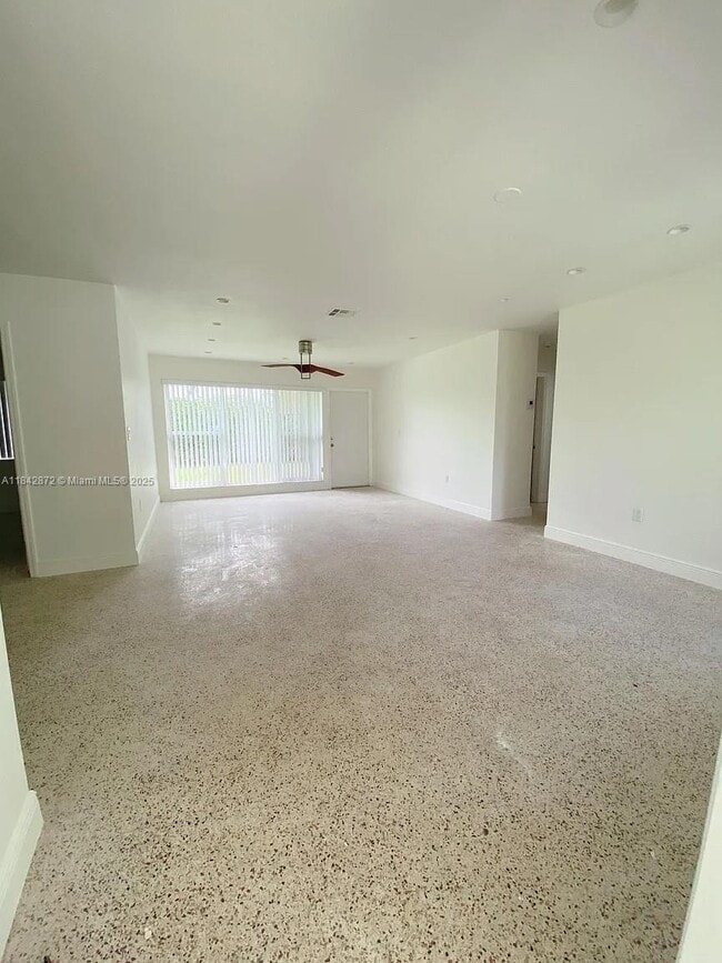 Building Photo - 8855 SW 41st Terrace