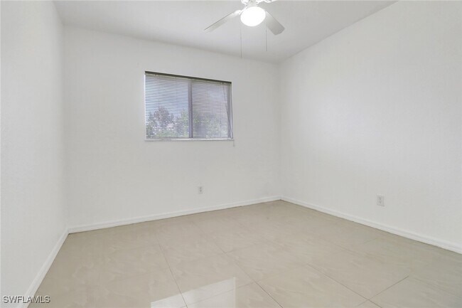 Building Photo - 765 Aprile Ave S