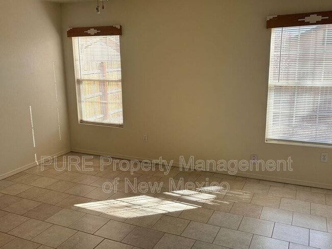 Building Photo - 404 Desert Rock Dr SW