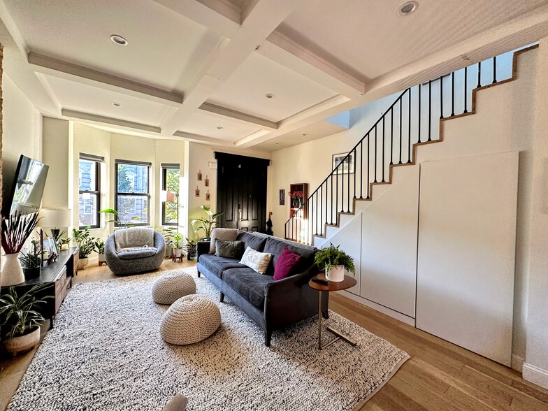 Building Photo - 917 Jefferson Ave