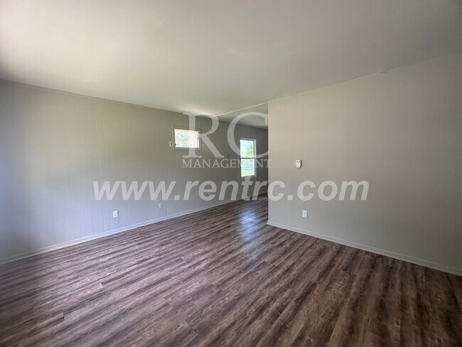 Building Photo - 1213 Giddings-