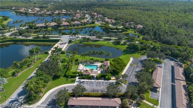 Building Photo - 9735 Acqua Ct