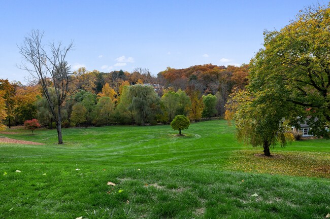 Building Photo - 9 Sherwood Ave