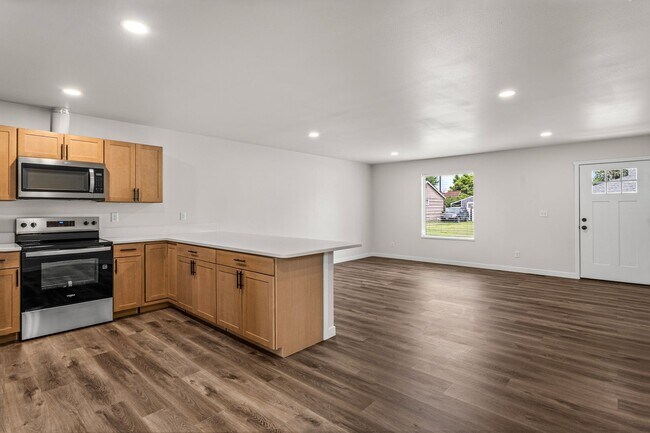Building Photo - 1302 S 14th Ave