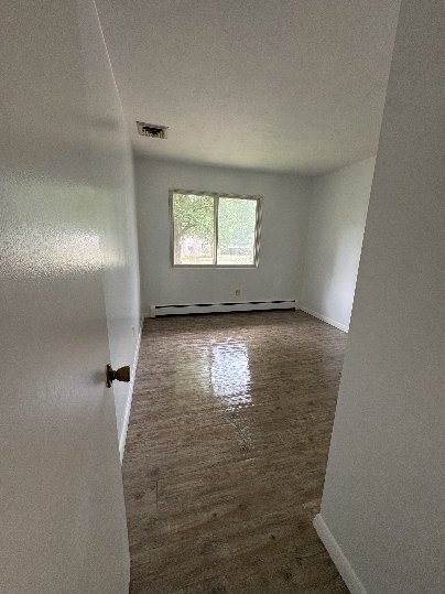Building Photo - 624 Garrison Rd
