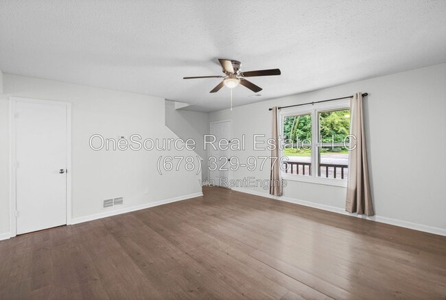 Building Photo - 2961 Lakemont Dr SW