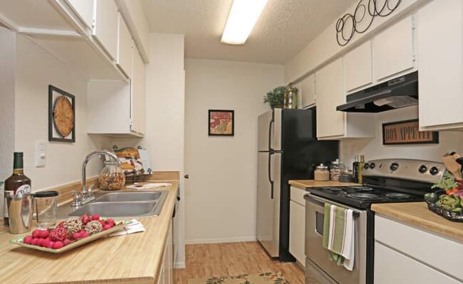 Building Photo - 1 bedroom in Houston TX 77077