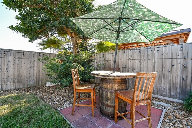 Building Photo - 9107 Fernwillow Dr