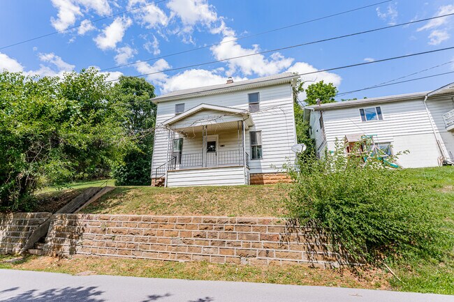 Building Photo - 975 Dorsey Ave