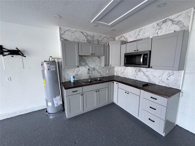 Building Photo - 4064 Sunny Day Way