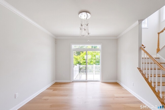Building Photo - 25 Brentwood Cir