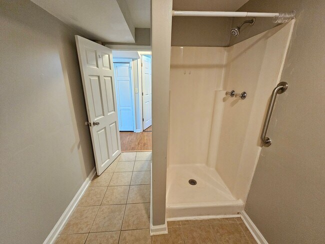 Building Photo - 777 Old Embreeville Rd