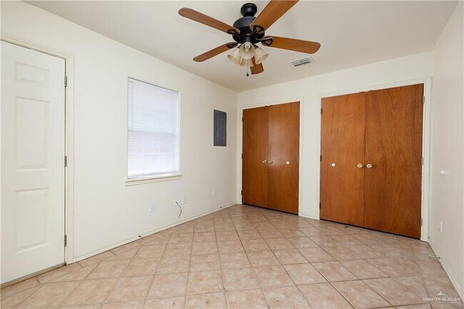 Building Photo - 2717 W Ringold Cir